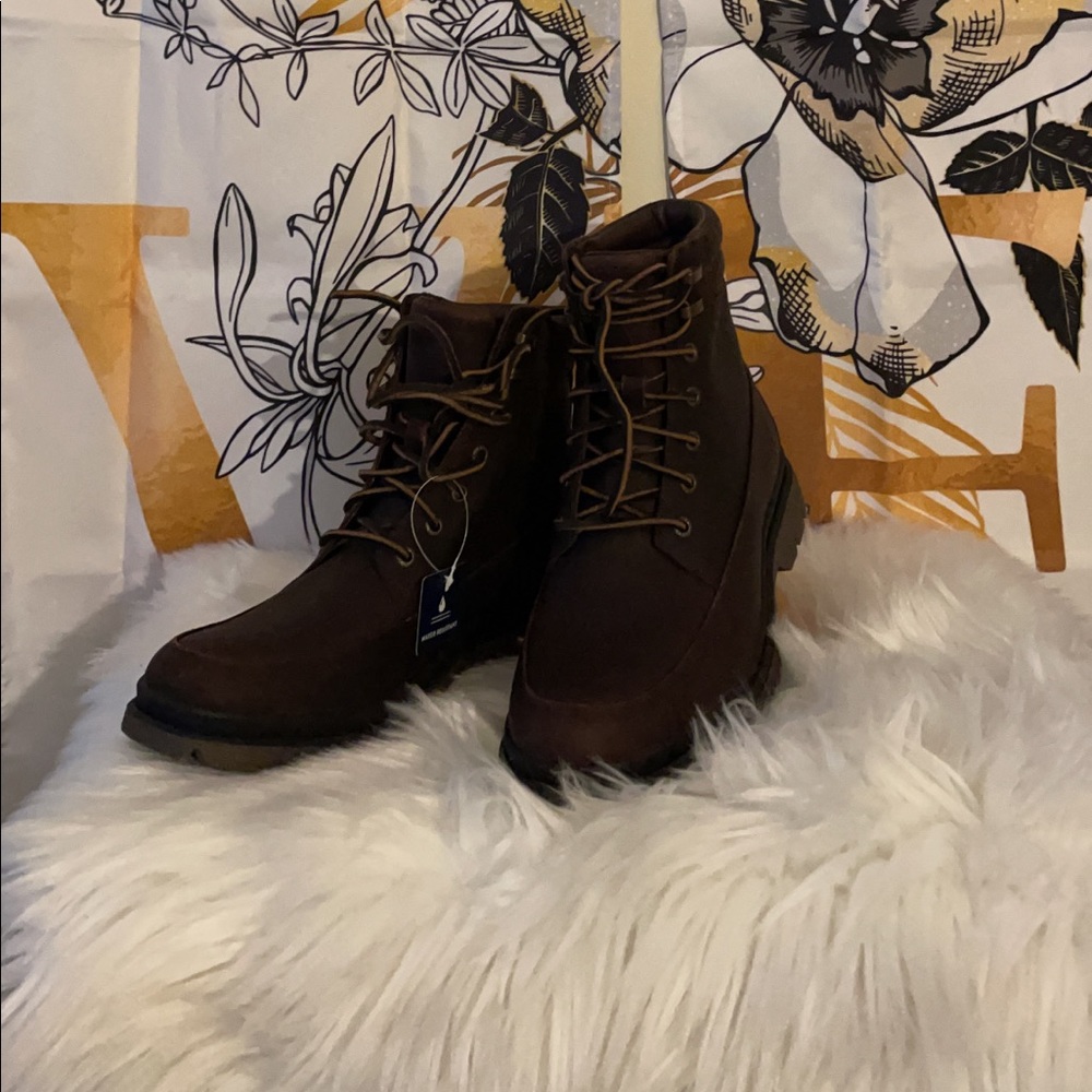 Sperry boots water resistant